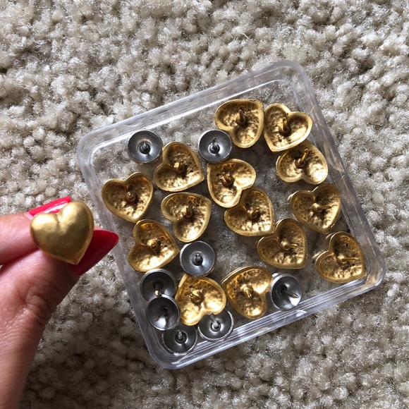 Bulletin Boards and Heart Pushpins - Picture 5 of 5